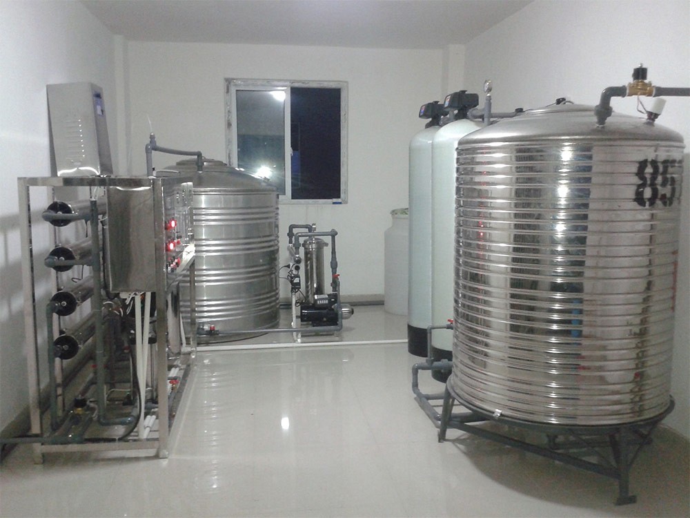 某水利學校1.0噸/小時一級（jí）反滲透設備（bèi）