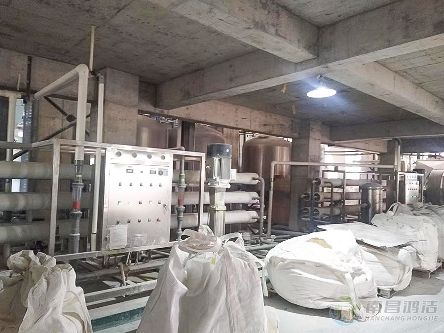 湖南鴻躍電池材料有（yǒu）限公司2套25.0噸一級反滲透純水設（shè）備